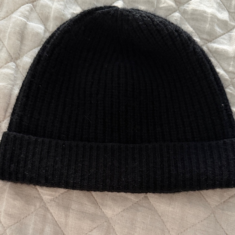 Club Monaco Black Ribbed Knit Beanie